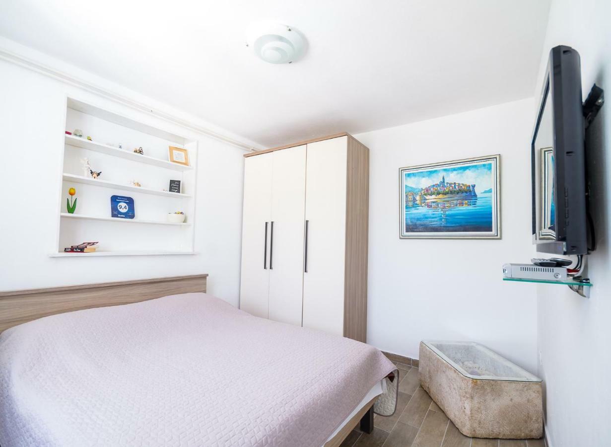 Apartments Laura Đảo Korčula Ngoại thất bức ảnh