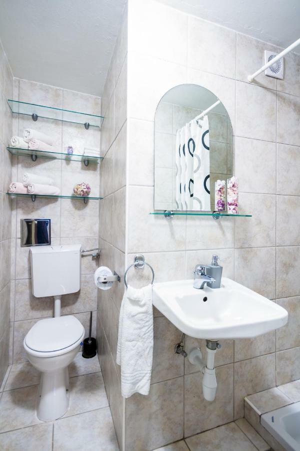 Apartments Laura Đảo Korčula Ngoại thất bức ảnh
