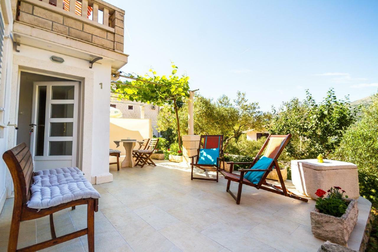 Apartments Laura Đảo Korčula Ngoại thất bức ảnh